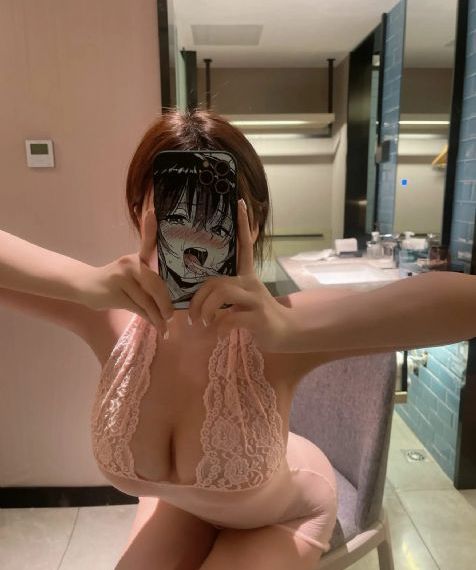 乖把腿抬高一点就不疼了视频