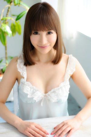 撕开她的乳罩慢慢揉捏吻视频