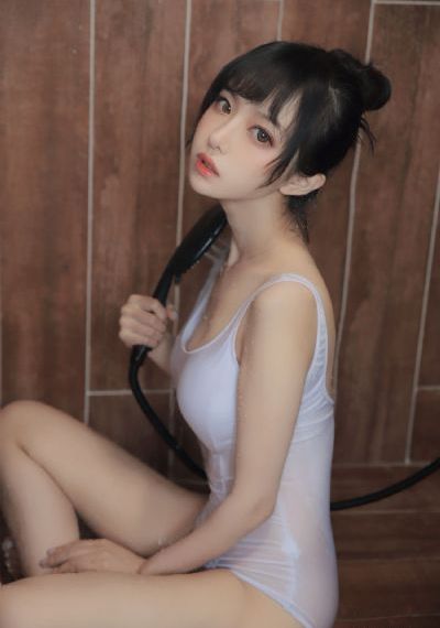 公交车揉捏大乳呻吟喘娇在线观看